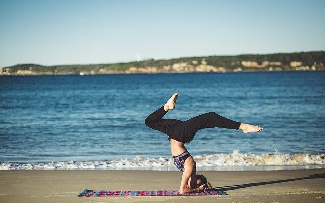 Mit Acro Yoga ins Glück